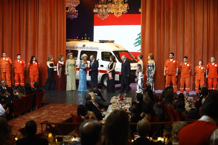 Bal des Debutantes 2012 